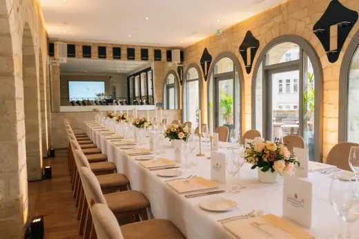 Business-Dinner-Setup für ein Firmenevent im Umspannwerk Halle – Visualisierung